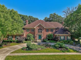 8 Buckingham Dr, Sugar Grove, IL 60554