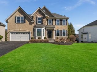 2 Elm Dr, Clinton Twp., NJ 08809