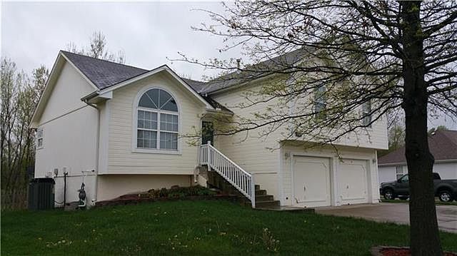 1st image of 857 Woodland Dr