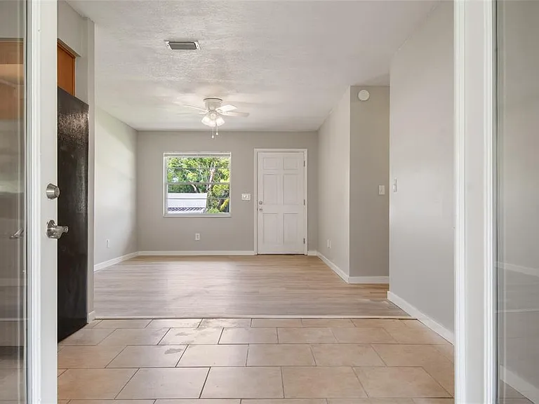 111 Amigos Rd — Photo 10