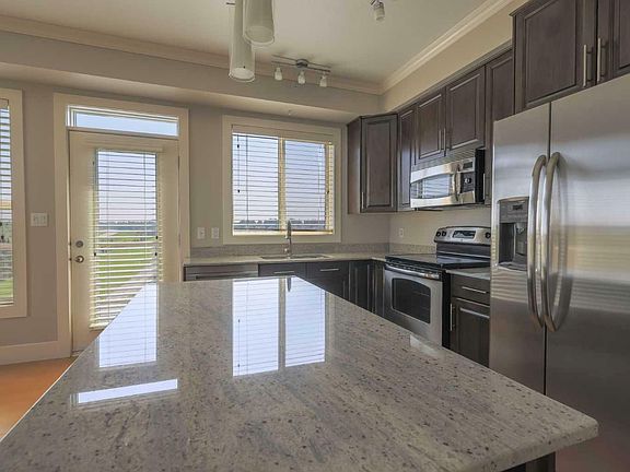 3rd image of 406 71st Ave Unit 406