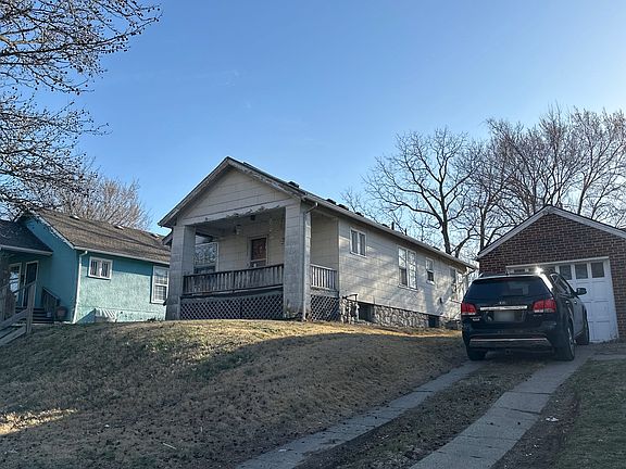 4th image of 2517 Drury Ave