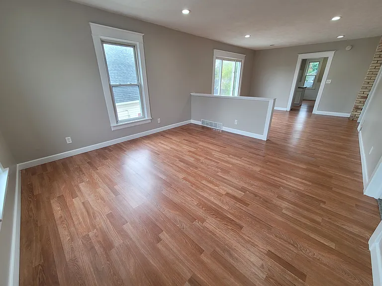1353 Garfield Ave NW — Photo 8