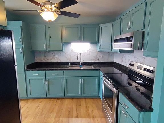 3rd image of 4350 W Ford City Dr #307