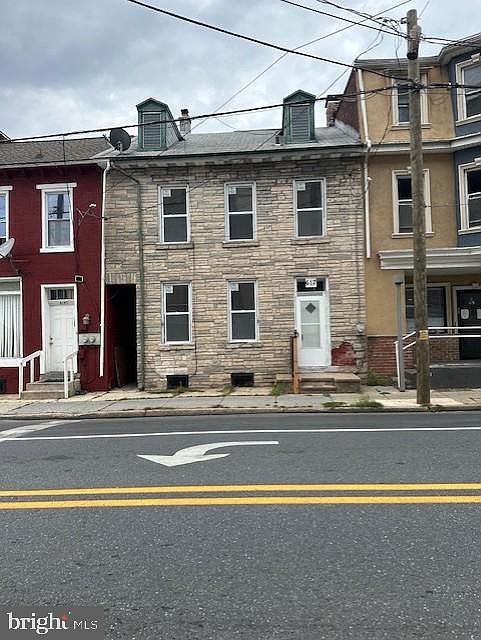 1st image of 617 Lehman St