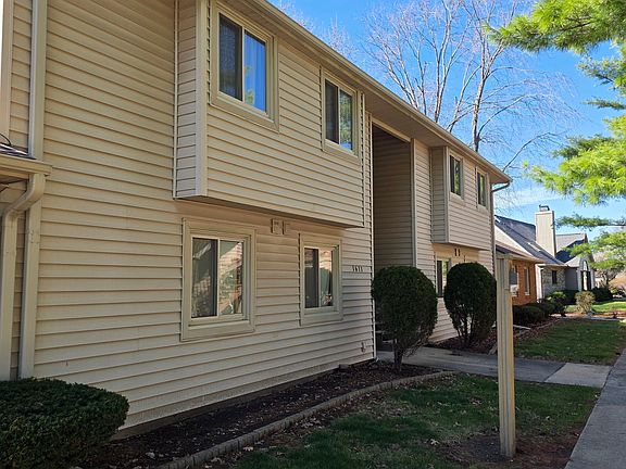 2nd image of 1611 Lyndhurst Dr APT F