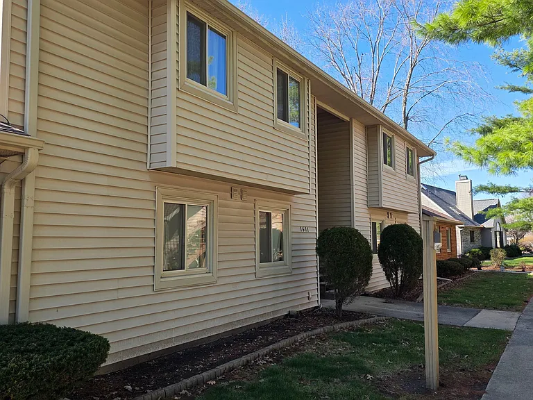 1611 Lyndhurst Dr #F — Photo 2