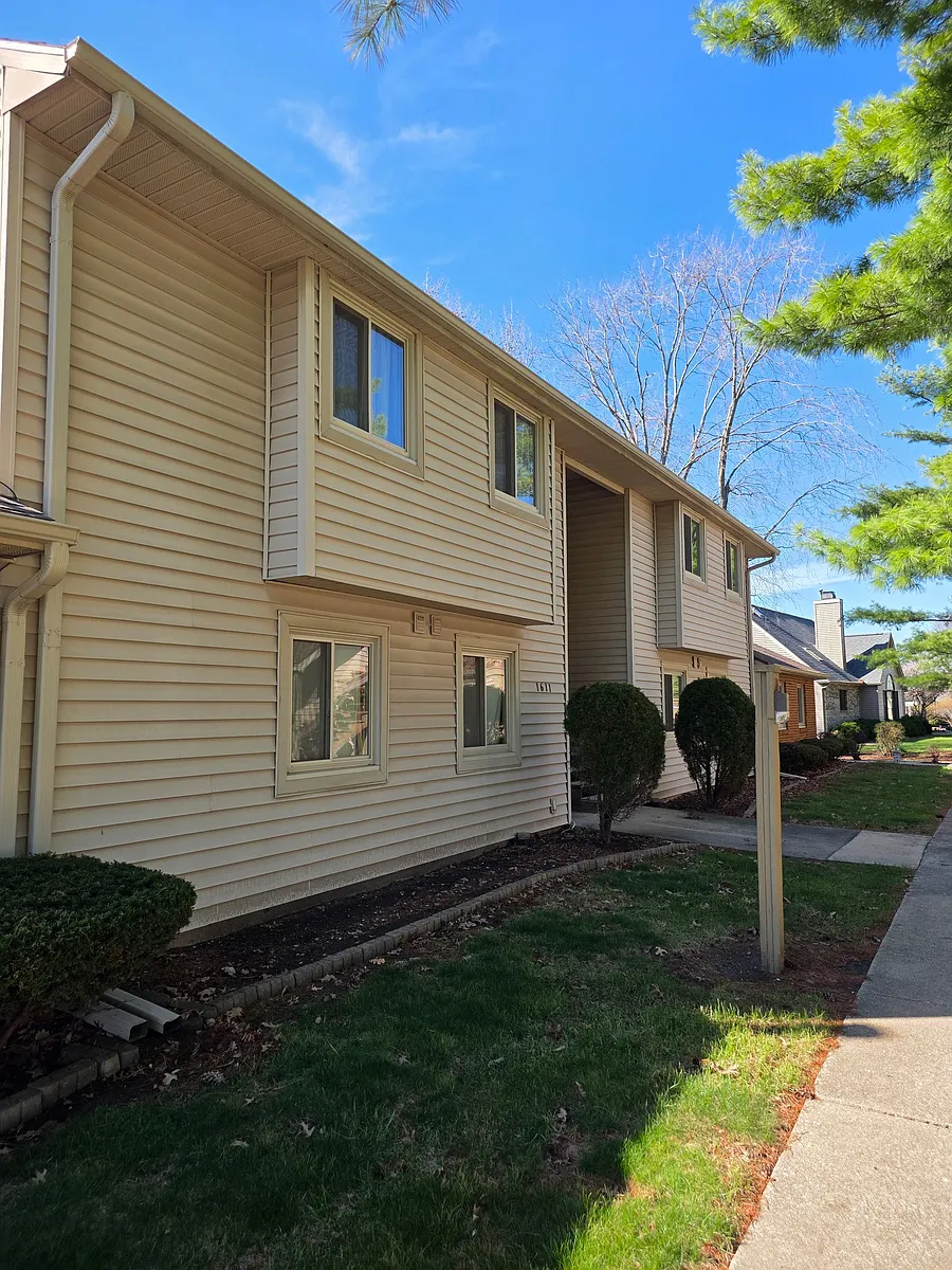 Building Photo - 1611 Lyndhurst Dr #F