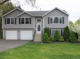 136 Cobb St, Watertown, CT 06779