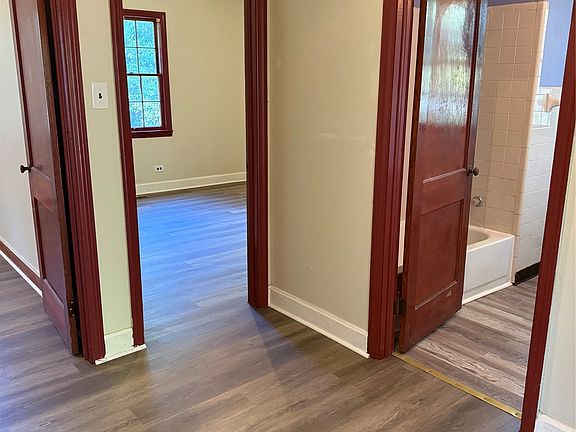 5th image of 906 Knightswood St