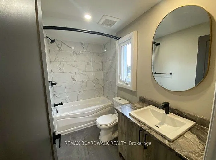 4534 A Ste Catherine St #A — Photo 11
