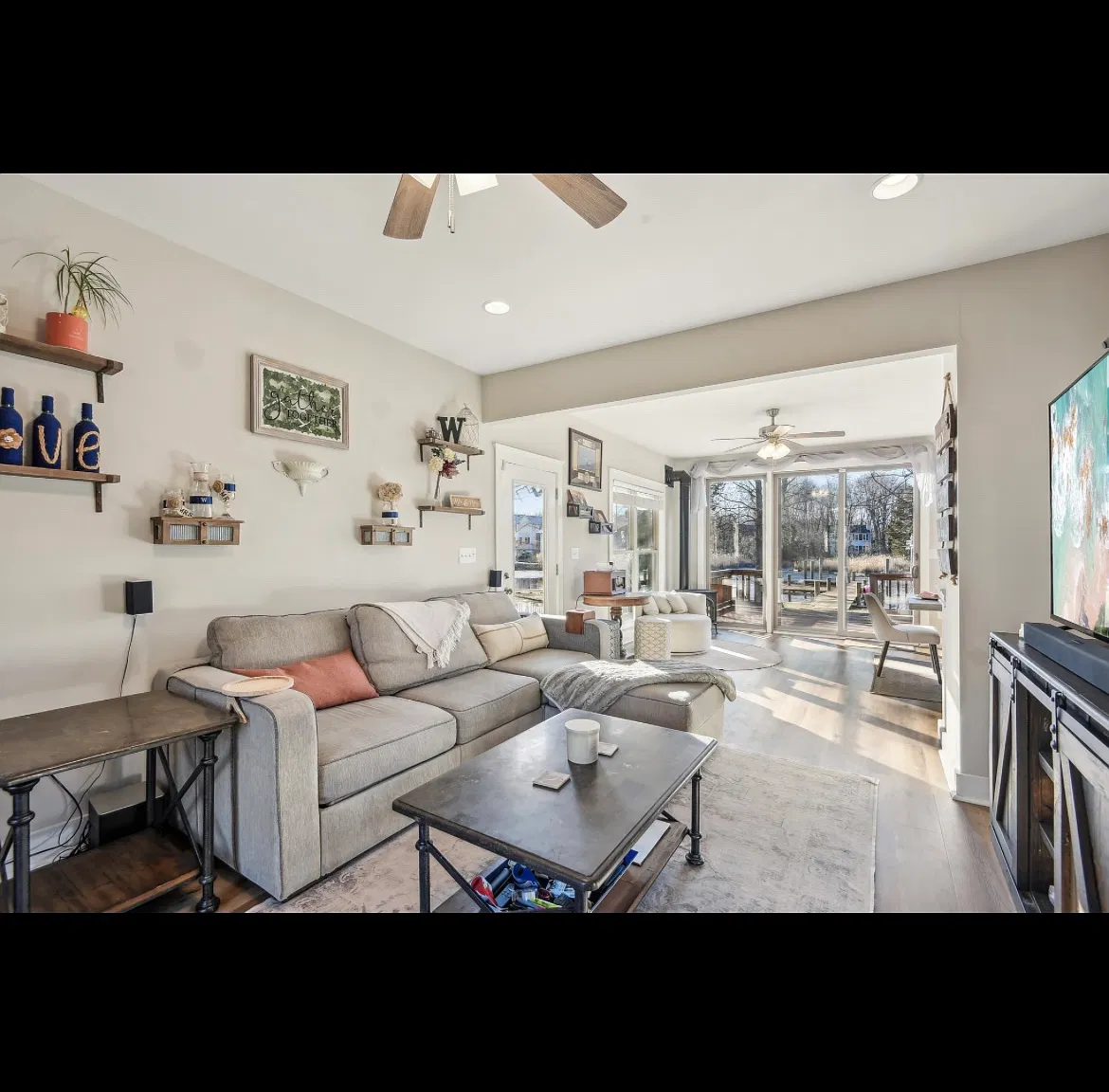 3 bed, 1920 sqft, $3,750 — Photo 2