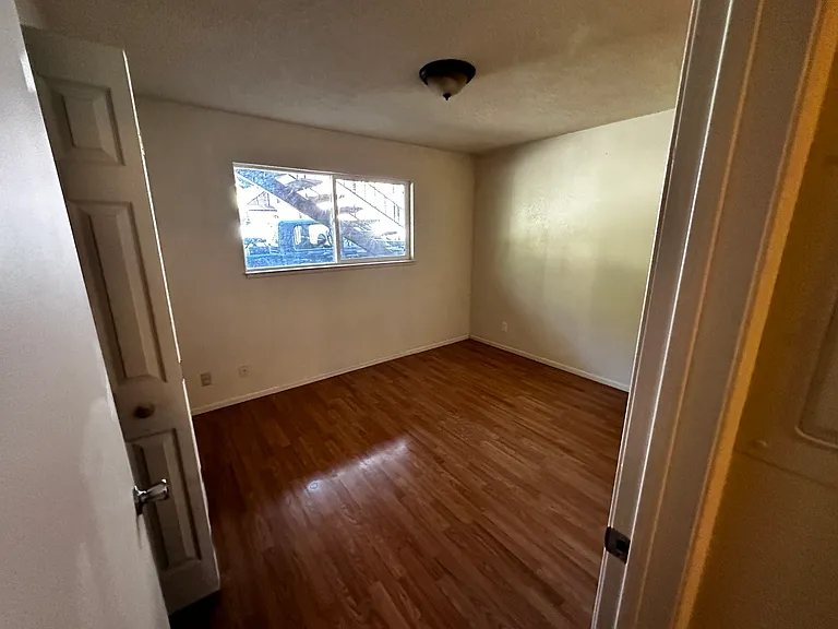 4300 Gray St — Photo 9