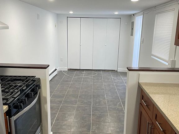 4th image of 81 Brookline Ave #1L