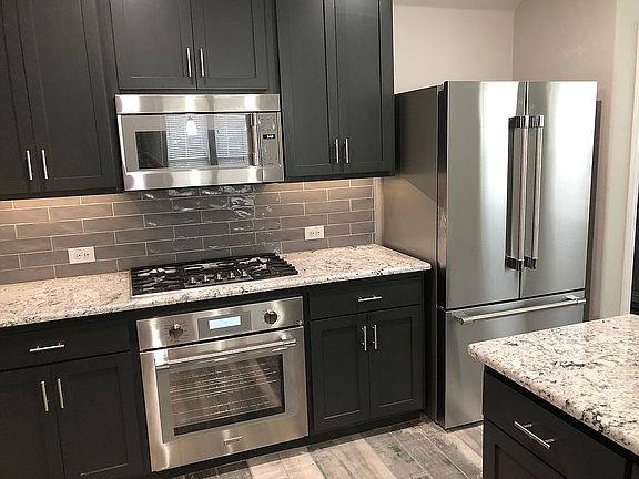 4th image of 6000 Chatham Dr