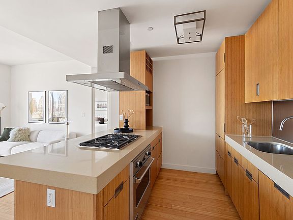 3rd image of 450 W 17th St APT 1911