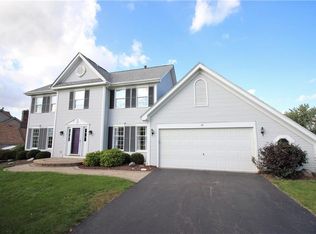 10 Silver Fox Dr, Fairport, NY 14450