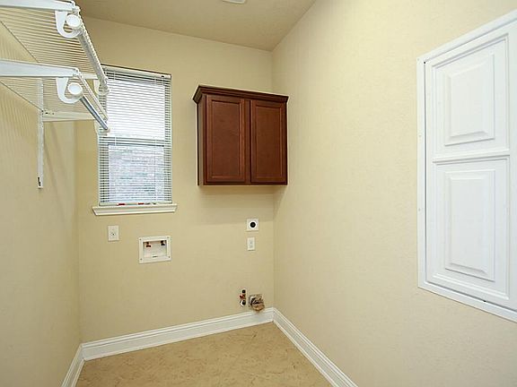 5th image of 8119 Sweet Gardens Ct