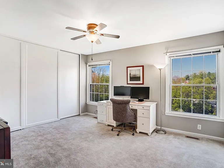 3936 Kernstown Ct — Photo 14