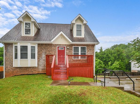 706 Green Valley Ct