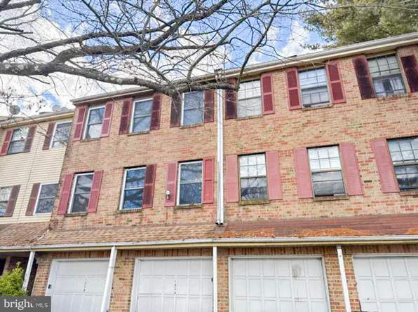103 Chaucer Rd, Mount Laurel, NJ 08054