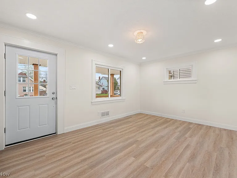 14016 Lakota Ave — Photo 8