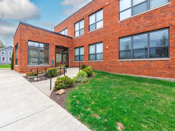 525 Superior St #203, South Haven, MI 49090