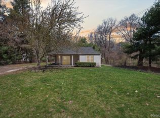 7847 Herbst Rd, Brighton, MI 48114