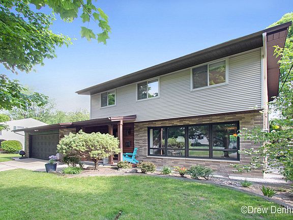 2nd image of 2254 Brighton Dr SE