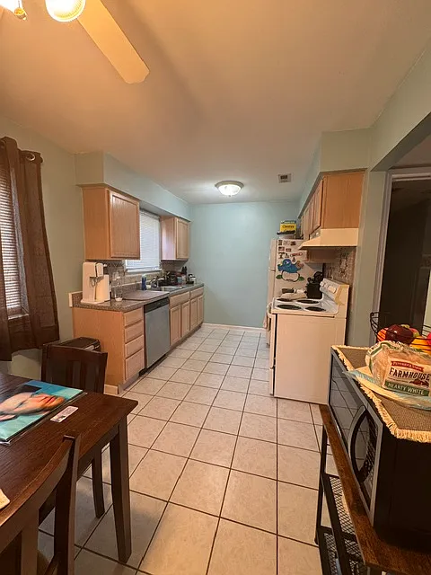 2 bed, 1.5 bath, 1092 sqft, $1,150 — Photo 4