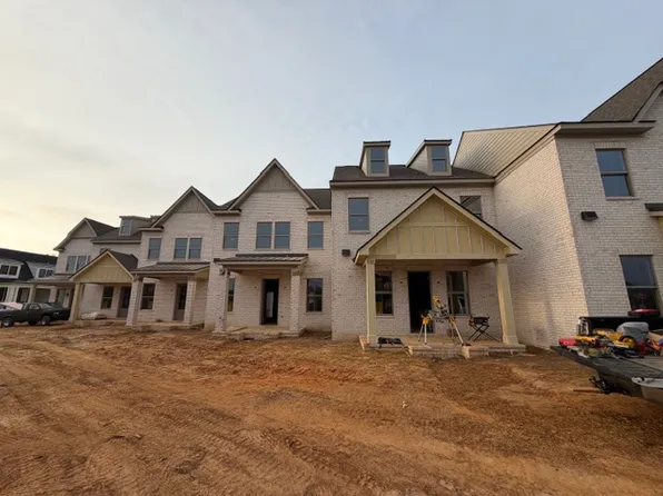 333 Hargrove Rd #10, Tuscaloosa, AL 35401