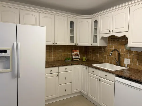 2940 N Course Dr APT 104, Pompano Beach, FL 33069