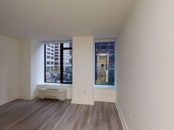 10 Hanover Square image 4 of 9