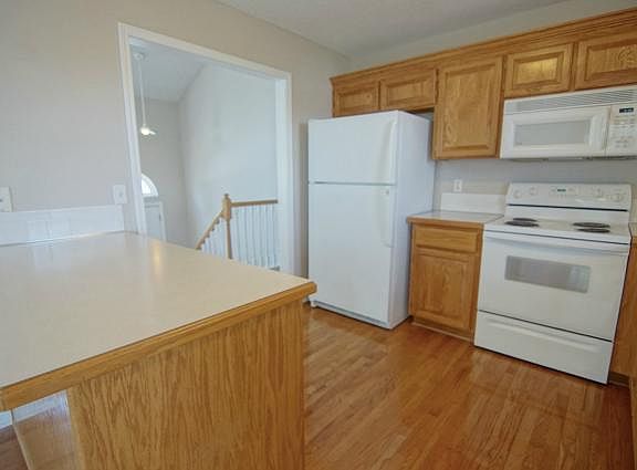 3rd image of 828 Harvest Dr