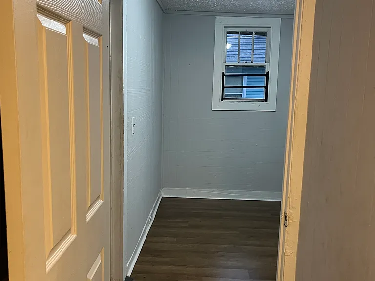 1410 W 15th St — Photo 18