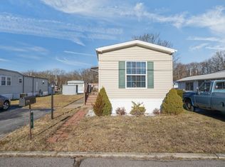 28 Terry Dr, Attleboro, MA 02703