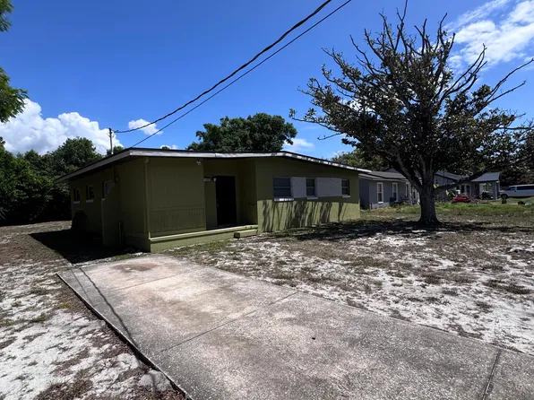 1400 Palm Dr, Mount Dora, FL 32757