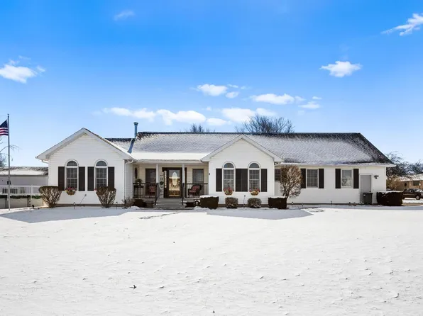 308 N Bauer Ct, Pontiac, IL 61764