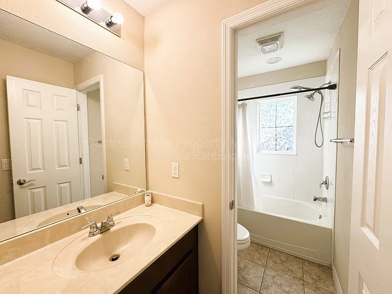 6621 Helmsley Cir — Photo 40