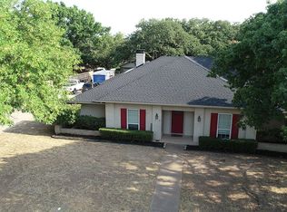 906 Lynhurst Ln, Denton, TX 76205