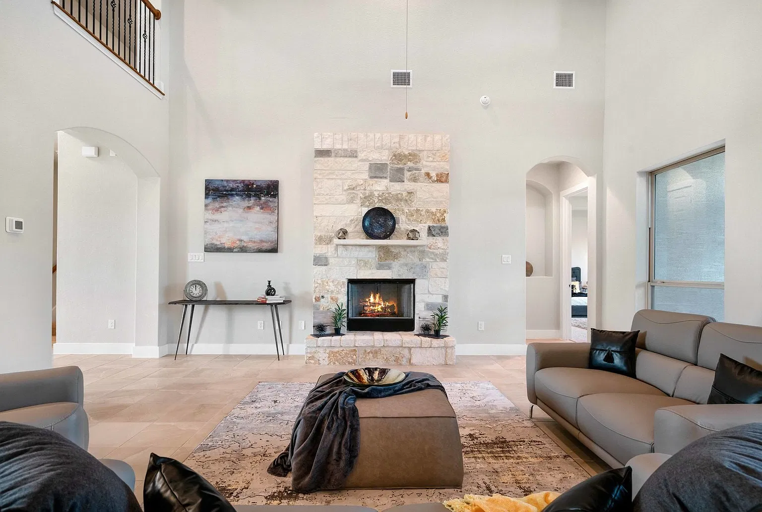 5 bed, 4483 sqft, $4,800 — Photo 4