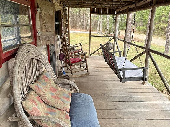 5th image of 2085 Quicksilver Rd