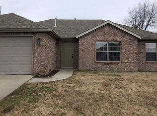 150 Poplar Rd, Centerton, AR 72719