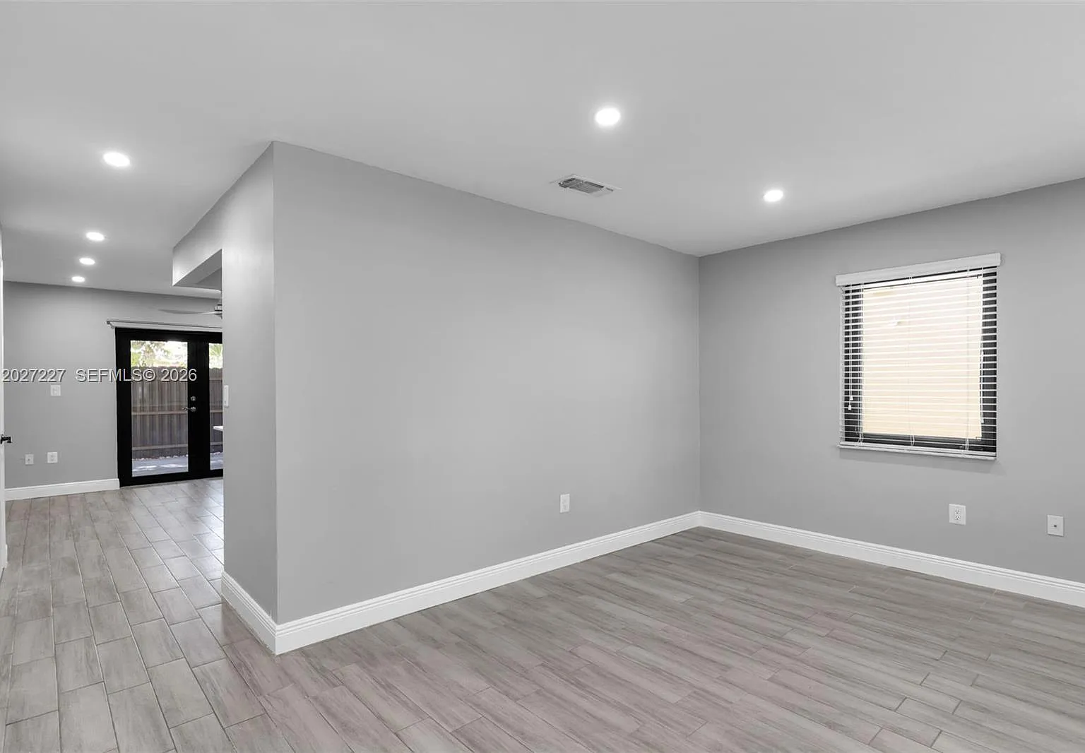 3 bed, 2.0 bath, 1140 sqft, $2,800 — Photo 2