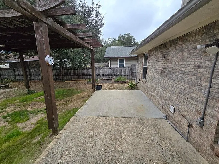 401 Evans Rd — Photo 25