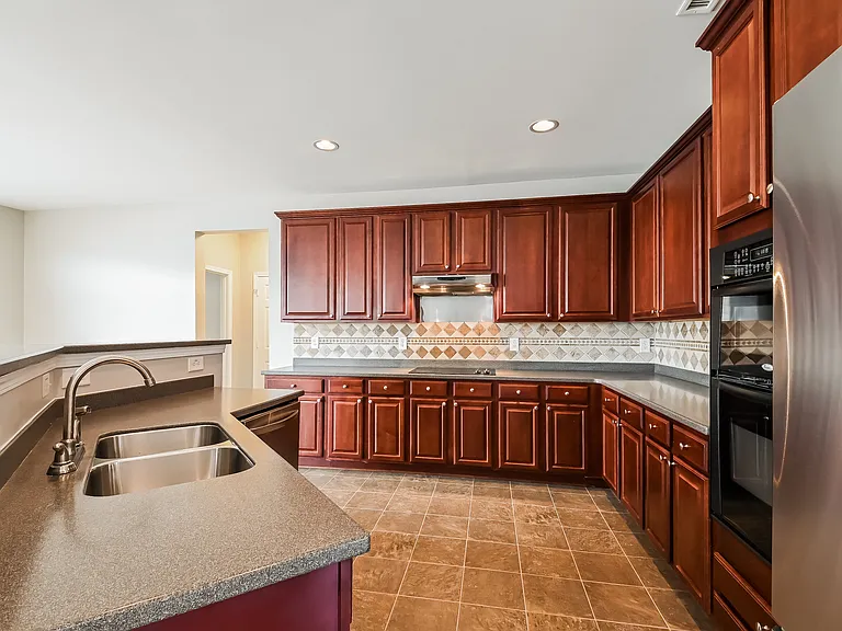 304 Edgecroft Way — Photo 6