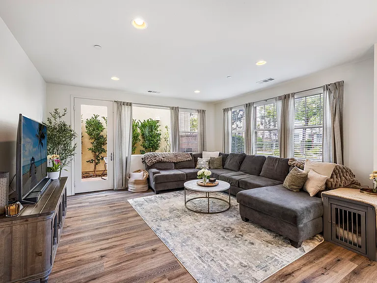 37 Majeza Ct — Photo 10