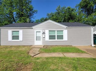 9871 Vickie Pl, Saint Louis, MO 63136
