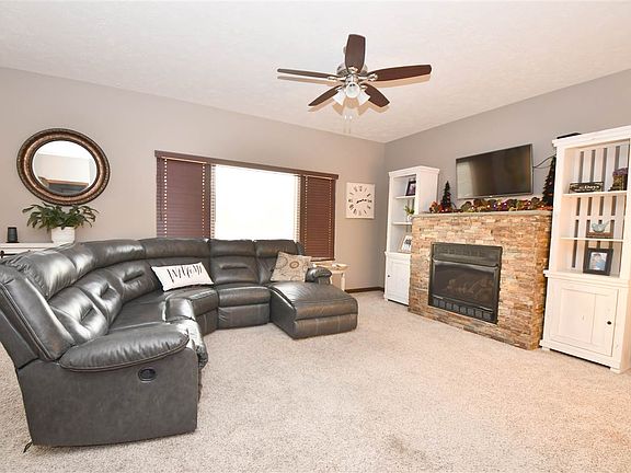 3rd image of 4607 Loveland Dr