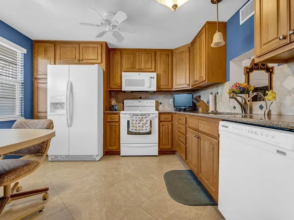 2202 LUCAYA Bend #C3, Coconut Creek, FL 33066